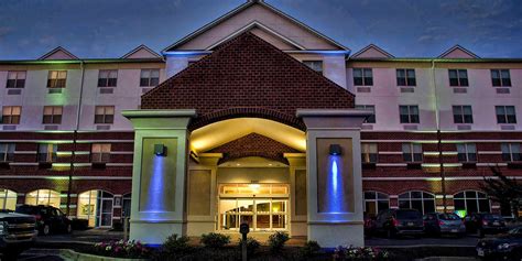 hotels near waldorf md